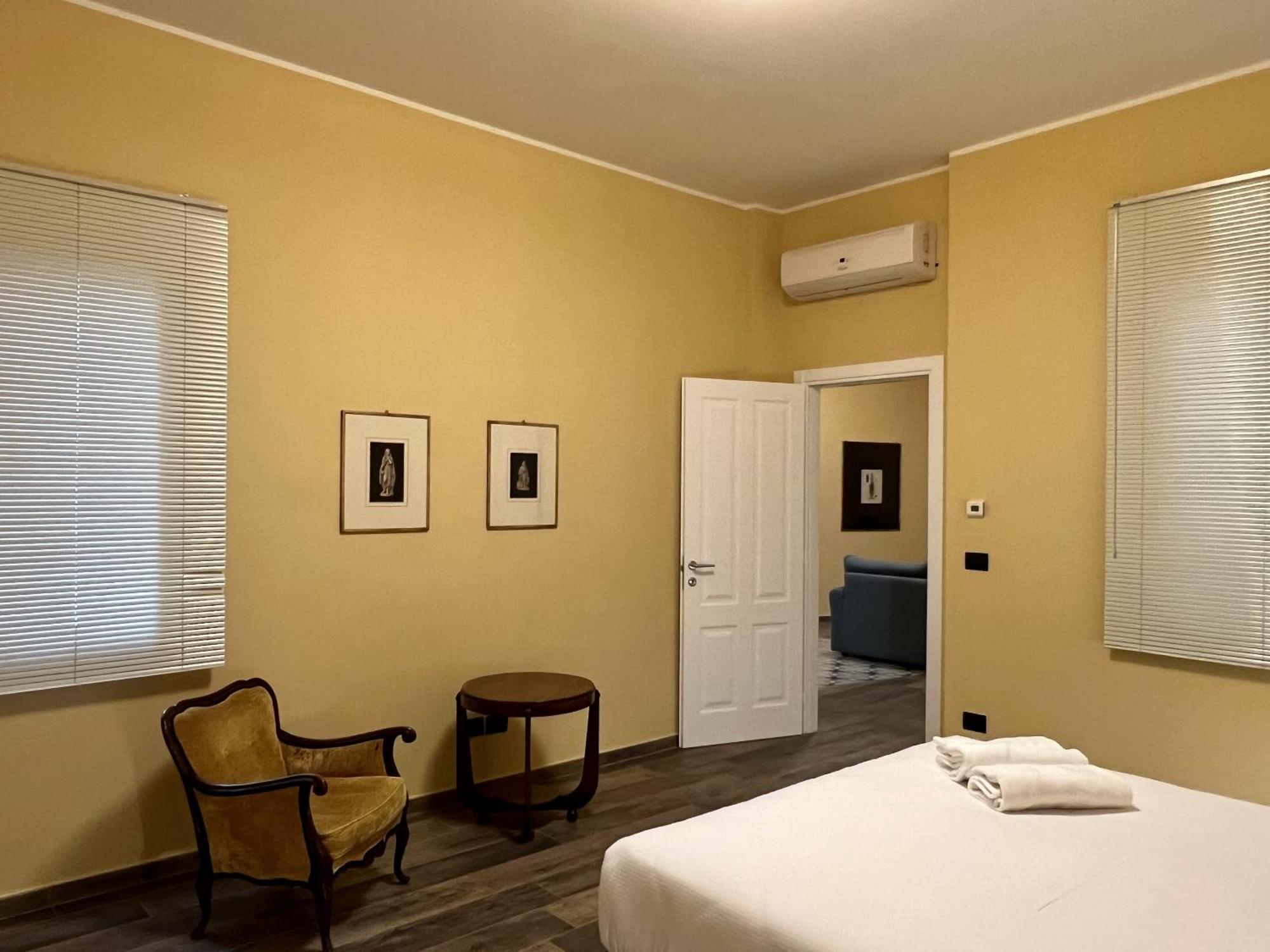 Palazzo Zippitelli Apartments Bari Oda fotoğraf
